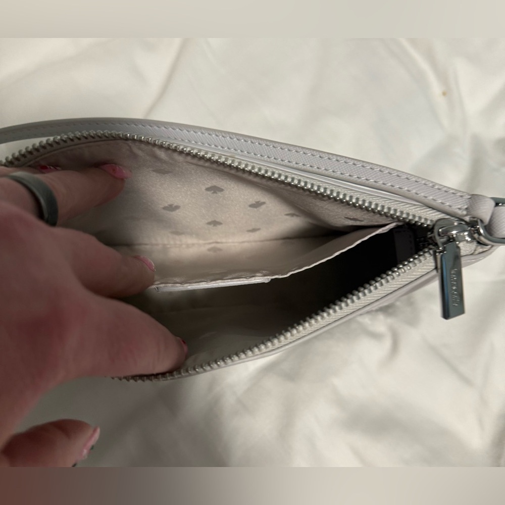 Kate Spade Silver and White Glitter Crossbody bag! NWOT with free bag scarf! - Picture 10 of 10